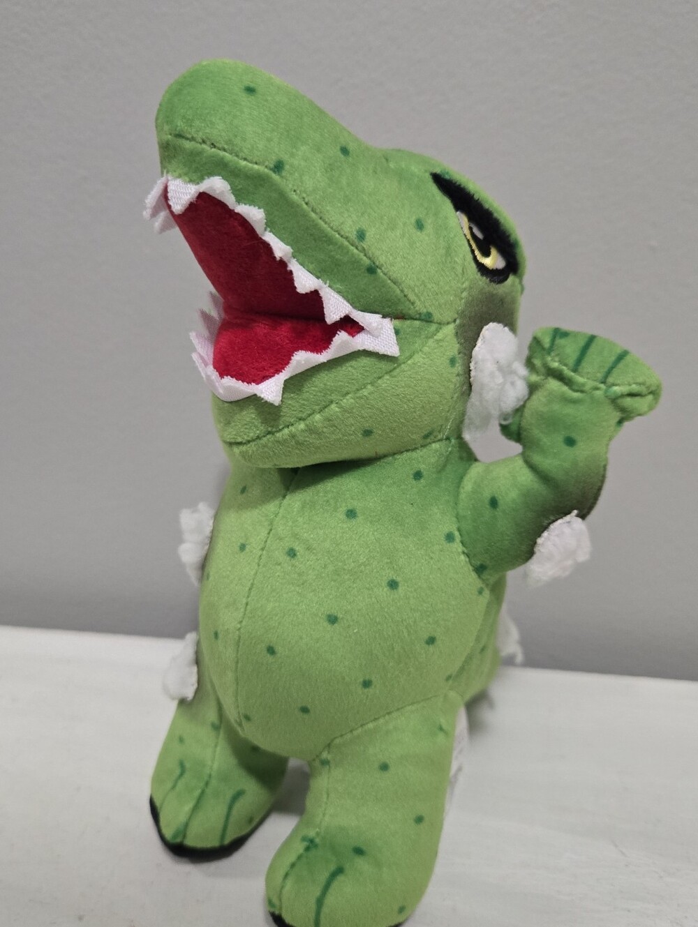 Supernatural Killer Dino Plush 6" Green Monster SCOOBYNATURAL Episode